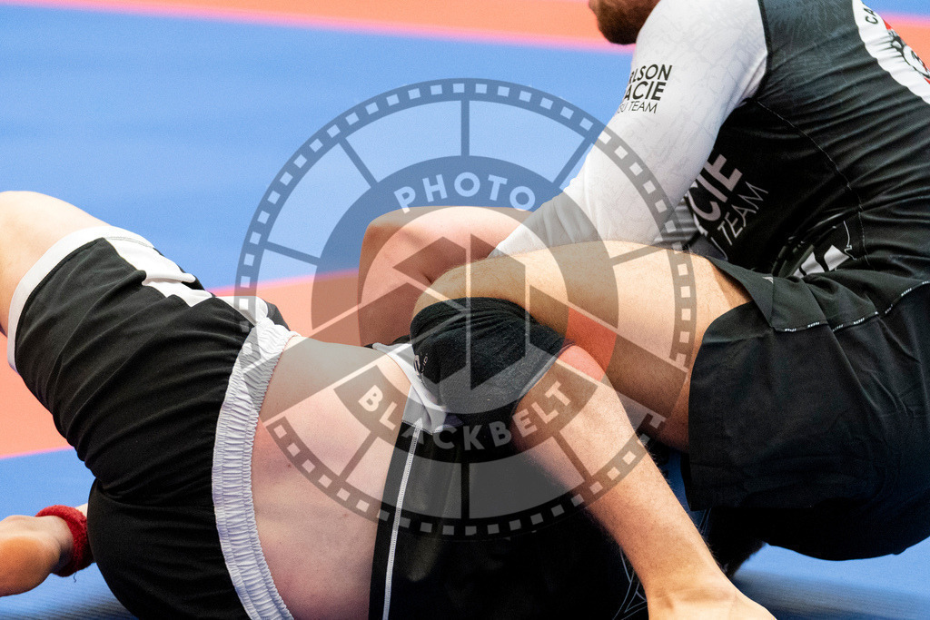 20231118PBB13970 | Fighters compete during the AJP Tour 600 Frankfurt Championship in Frankfurt/Main, Germany, on November 18, 2023.