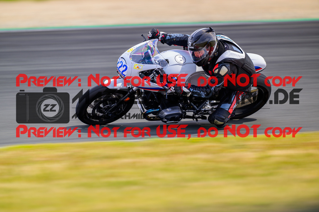 MaZZes_FotoMatrix_240725_6007705_2335 | BLAU