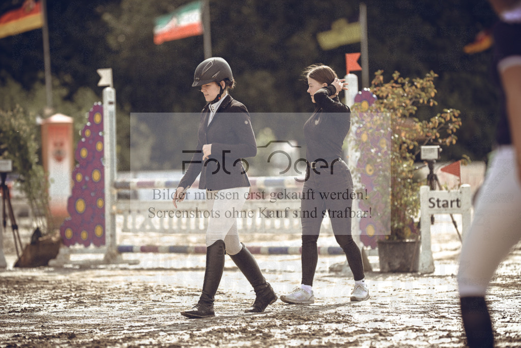 20240531-DOS_8911 | Entdecke hochwertige Reitturnierfotos von Foto Oger. Professionell, emotional und authentisch – jetzt Lieblingsmomente im Shop bestellen.Deutschlandweite Turnierfotografie. - Realisiert mit Pictrs.com