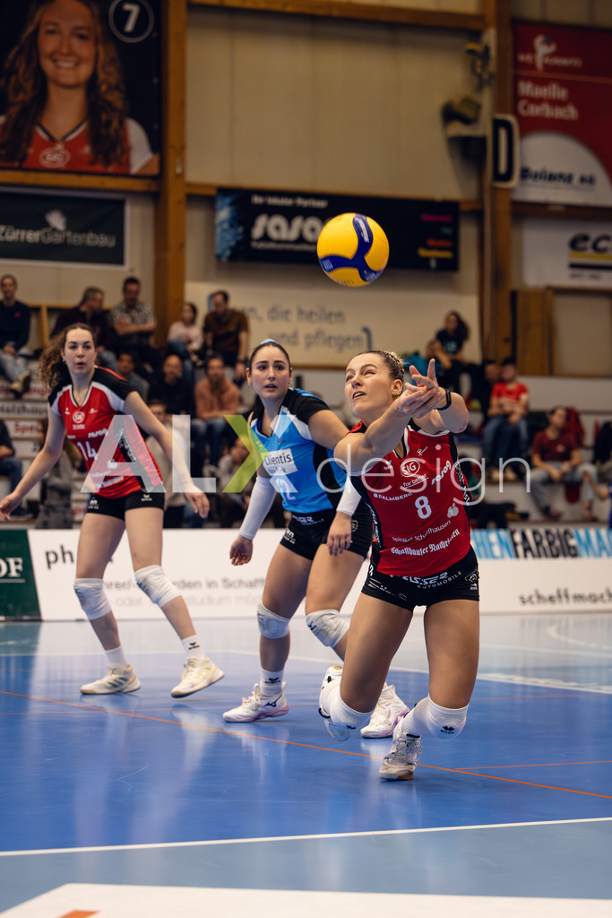 Volleyball I Frauen I Saison 2025-2026 I Volleyball NLA | Women I Round 14 I VC Kanti Schaffhausen - NLZ Volleyball Academy Zürich I 16.01.2026 | VC Kanti Schaffhausen - 8 Lina-Marie Lieb (DE) – Aussen - Realisiert mit Pictrs.com
