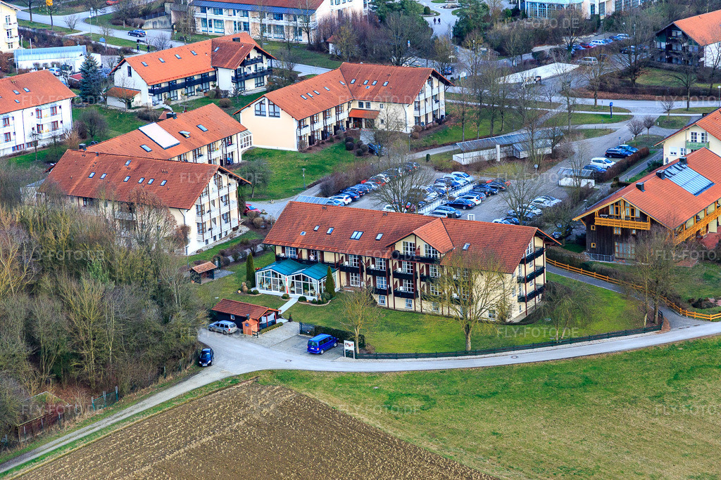 Luftbild: Hotel Sankt Leonhard im Ortsteil Aunham in Bad Birnbach im Bundesland Bayern in Deutschland. Foto: IMG_085542.jpg vom 31.12.2015 durch Werner Riehm/FLY-FOTO.deHotel Sankt Leonhard | Ihr Hotel in Bad Birnbach