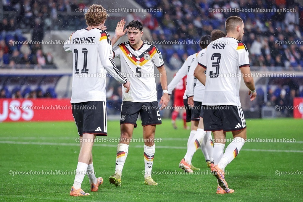 DFB14112501178 | 14.11.2025, Fußball, Länderspiel, WM-Qualifikation Europa, Deutschland - Luxemburg, Stade de Luxembourg (Croix de Gasperich, Luxemburg), 9. Spieltag, Saison 2025 2026: Torjubel nach dem Tor zum 1:0 durch Torschütze Nick Woltemade (GER #11)  zusammen mit  Aleksandar Pavlovic (GER #05) Regulations prohibit any use of photographs as image sequences and or quasi-video.