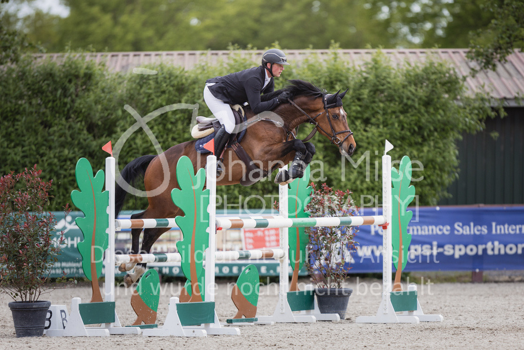 230516_Mühlen_05SprPf-L-543 | Deine schönsten Turniermomente als professionelle Fotos! Entdecke hochwertige Pferdesport-Fotografie im Online-Shop. Jetzt Fotos finden & bestellen!