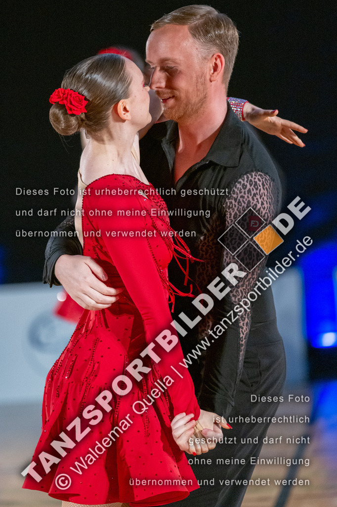 20250503-00243 | Hier finden Sie Tanz Bilder vom Latein und Standard Formationen tanzen. Sportbilder vom Tanzsport. Schöne Fotos und von Weltmeisterschaft, Europameisterschaft, Bundesliga, Regionalliga, Oberliga und Landesliga sowie von GOC Stuttgart, DanceComp, WM Bremen