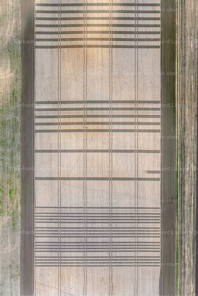 4062153 | INSEL POEL 08.09.2021 Strukturen auf landwirtschaftlichen Feldern auf der Insel Poel an der Ostseeküste im Bundesland Mecklenburg-Vorpommern, Deutschland. // Structures on agricultural fields auf of Insel Poel at the baltic coast in the state Mecklenburg - Western Pomerania, Germany. Foto: Gerhard Launer