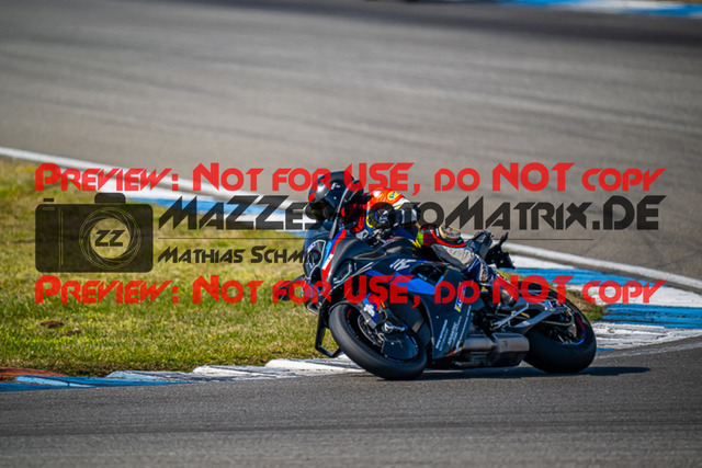 MaZZes_FotoMatrix_230410_4895 | ROT