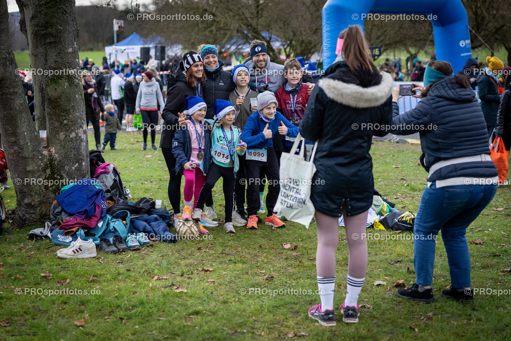 Bonner Nikolauslauf in Bonn, 08.12.2024 | Impressionen vom Bonner Nikolauslauf am 08.12.2024 in Bonn (Freizeitpark Rheinaue). Foto: BEAUTIFUL SPORTS/Axel Kohring