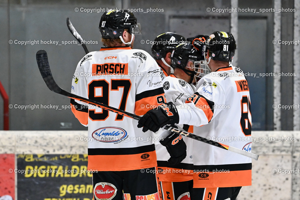EC Spittal Hornets vs. USC Piraten Velden 7.2.2024 | Jubel USC Piraten Velden Mannschaft, #97 Pirsch Christoph, #81 Wieser Christopher