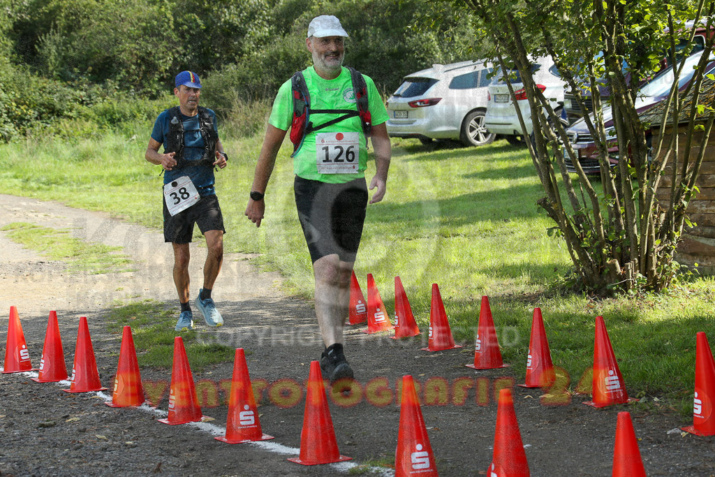 230826_1552_EX1_1464 | Sportfotografie im Rhein-Sieg Kreis, Köln, Bonn, NRW, Rheinland Pfalz, Hessen, etc. Unser Tätigkeitsfeld umfasst den Laufsport vom Volkslauf über den Marathon, Duathlon, Triathon bis zum Ultralauf wie Kölnpfad Ultra oder Schindertrail.