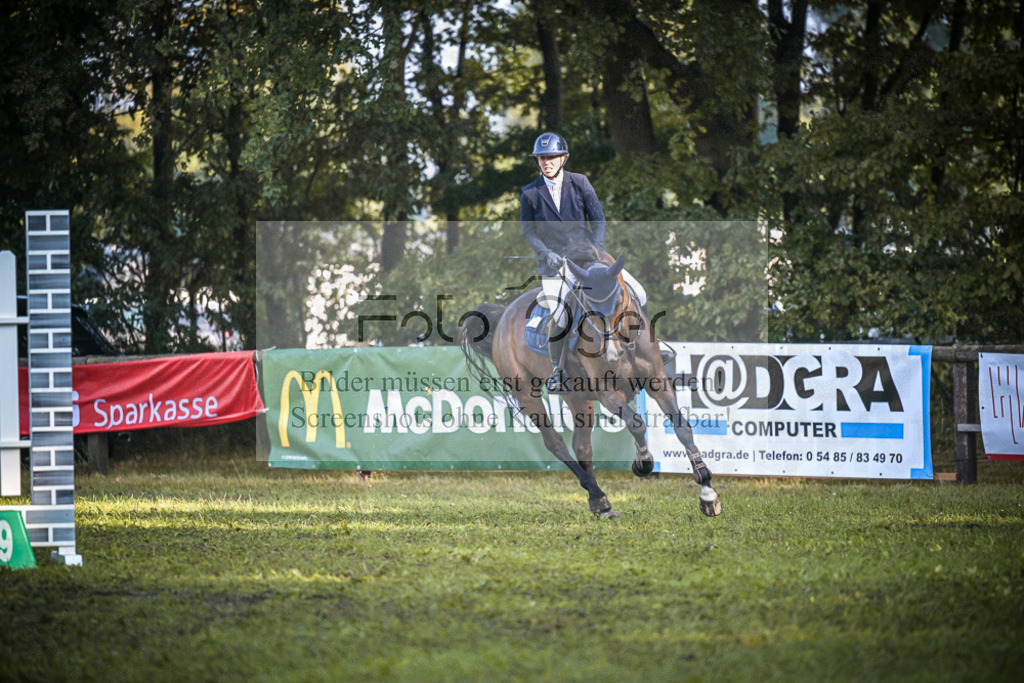 DOS_0008 | Entdecke hochwertige Reitturnierfotos von Foto Oger. Professionell, emotional und authentisch – jetzt Lieblingsmomente im Shop bestellen.Deutschlandweite Turnierfotografie. - Realisiert mit Pictrs.com