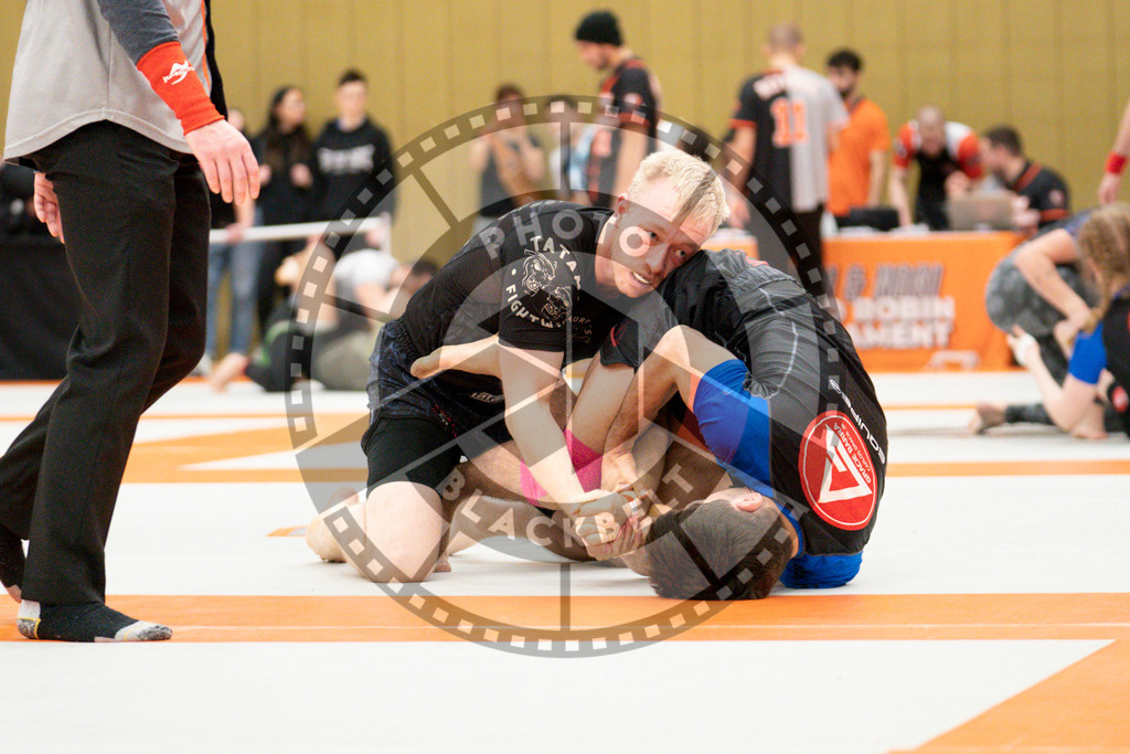 20231125PBB7292 | Fighters compete during the Grappling Industries Jiu-jitsu Championship in Berlin, Germany, on November 25, 2023.