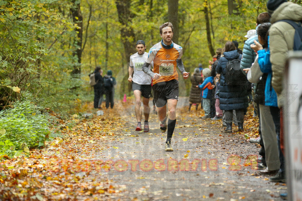 251026_1222_EX1_0167 | Sportfotografie im Rhein-Sieg Kreis, Köln, Bonn, NRW, Rheinland Pfalz, Hessen, etc. Unser Tätigkeitsfeld umfasst den Laufsport vom Volkslauf über den Marathon, Duathlon, Triathon bis zum Ultralauf wie Kölnpfad Ultra oder Schindertrail.