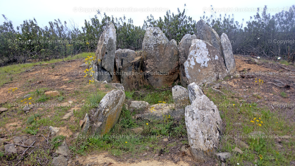 Megalithgrab Anta da Masmorra, Mealha, Algarve | Megalithgrab Anta da Masmorra, Mealha, Algarve - Realisiert mit Pictrs.com