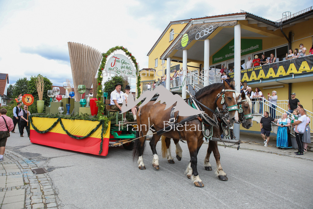 OE7A1719 | die Festeröffnung in Zwiesel mit prominentem Besuch, Ministerpräsident Markus Söder sowie Minister Hubert Aiwanger.