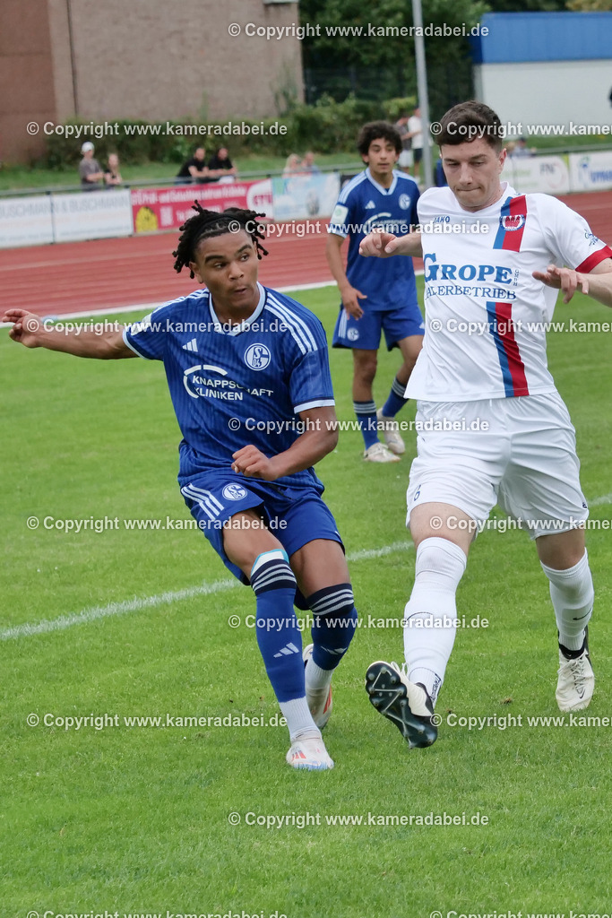 Fußball : Testspiel : SuS 09 Dinslaken - Schalke 04 U 19 am 25.07.2024 | Foto : Jochen Emde / www.kameradabei.de - Realisiert mit Pictrs.com