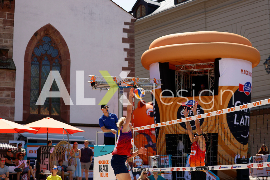 Obi BeachTour 2026 - Basel | BASEL, SWITZERLAND - JULY 18: JACOB HEJLSVIG PETERSEN (DEN) attack / spike during the Obi BeachTour 2026 match between ALLEMANN / LEFFLER (SUI) and MASSEREY / SCHNEGG (SUI) at Barfüsserplatz on July 18, 2026 in Basel, Switzerland. - Realisiert mit Pictrs.com