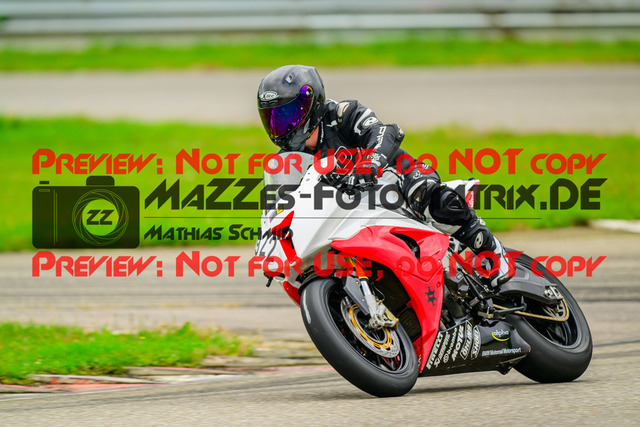 MaZZes_Fotomatrix_20241002_6007705_8922 | GELB