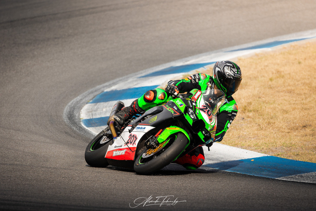 Ducati Trackday Hockenheimring 2026 | Entdecken Sie die faszinierende Welt von Alexander Tschuncky Arts: Kreative Fotografie, atemberaubende Automobilkunst und hochwertiger Bilderdruck. Lassen Sie sich inspirieren! - Realisiert mit Pictrs.com