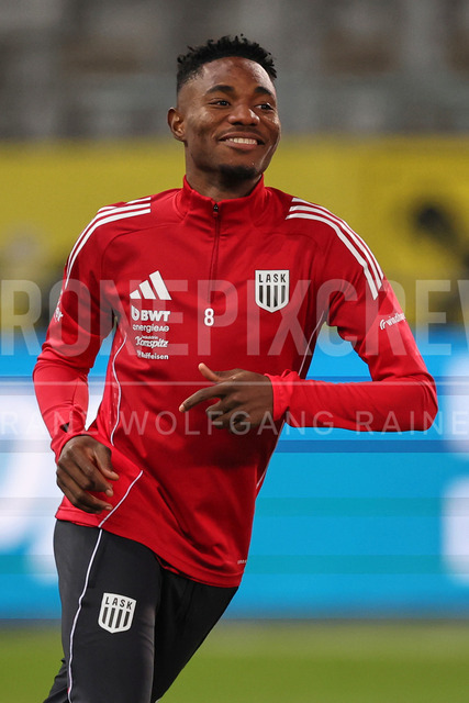Austrian Bundesliga: Grazer AK 1902 vs LASK | GRAZ, AUSTRIA, 13.DEC.25 - SOCCER - ADMIRAL Bundesliga, Grazer AK 1902 vs LASK. The image shows Moses Usor (Lask).