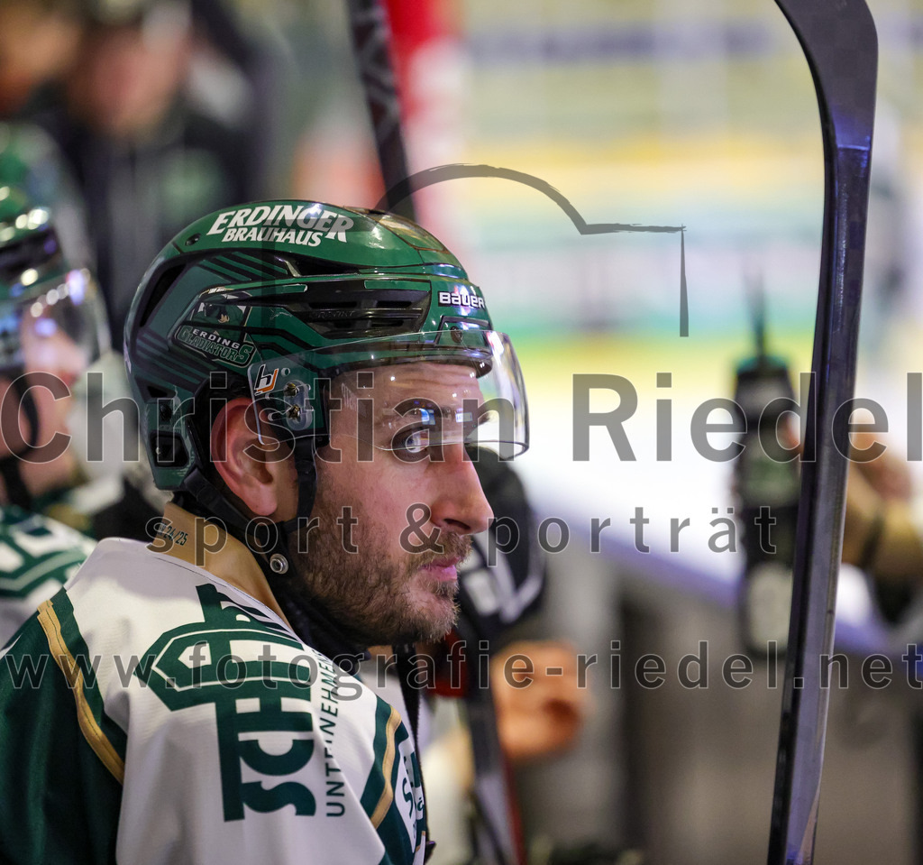 2026-01-30_072_TSV_Erding_gegen_EHF_Passau_Black_Hawks | Erding, Deutschland, 30.01.2026:Eishockey, Oberliga Süd 2025 / 2026, 42. Spieltag, TSV Erding gegen EHF Passau Black Hawks, Endergebnis: 2:6Maximilian Forster (Erding Gladiators, #81)Foto: Christian Riedel / fotografie-riedel.net