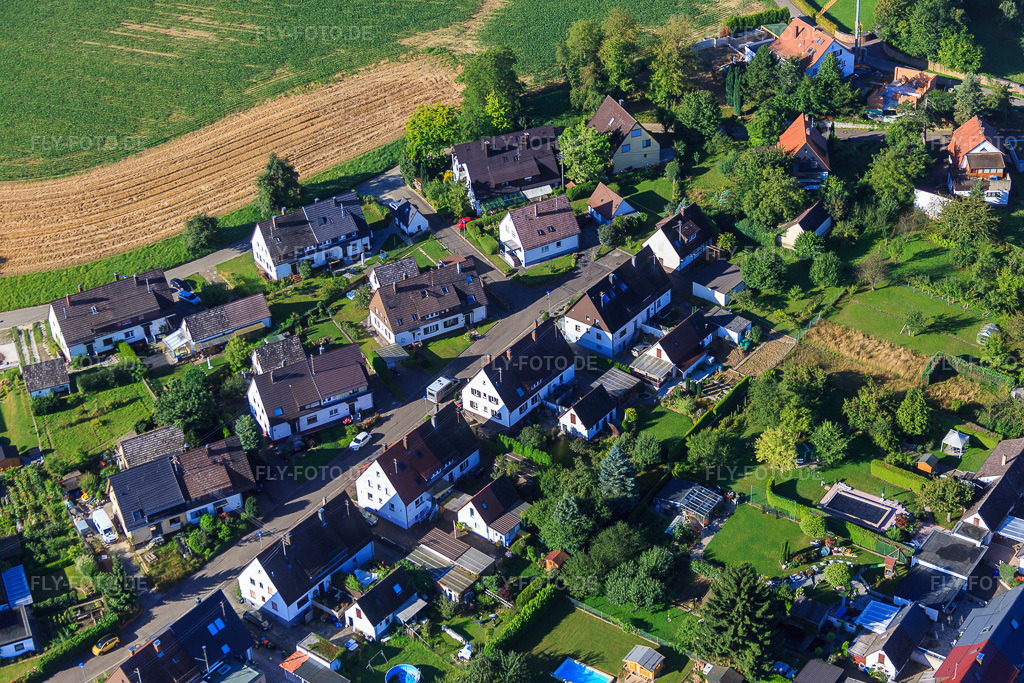 Luftbild: Hirschweg im Ortsteil Hohenwettersbach in Karlsruhe im Bundesland Baden-Württemberg in Deutschland. Foto: IMG_092947.jpg vom 13.08.2016 durch Werner Riehm/FLY-FOTO.de
