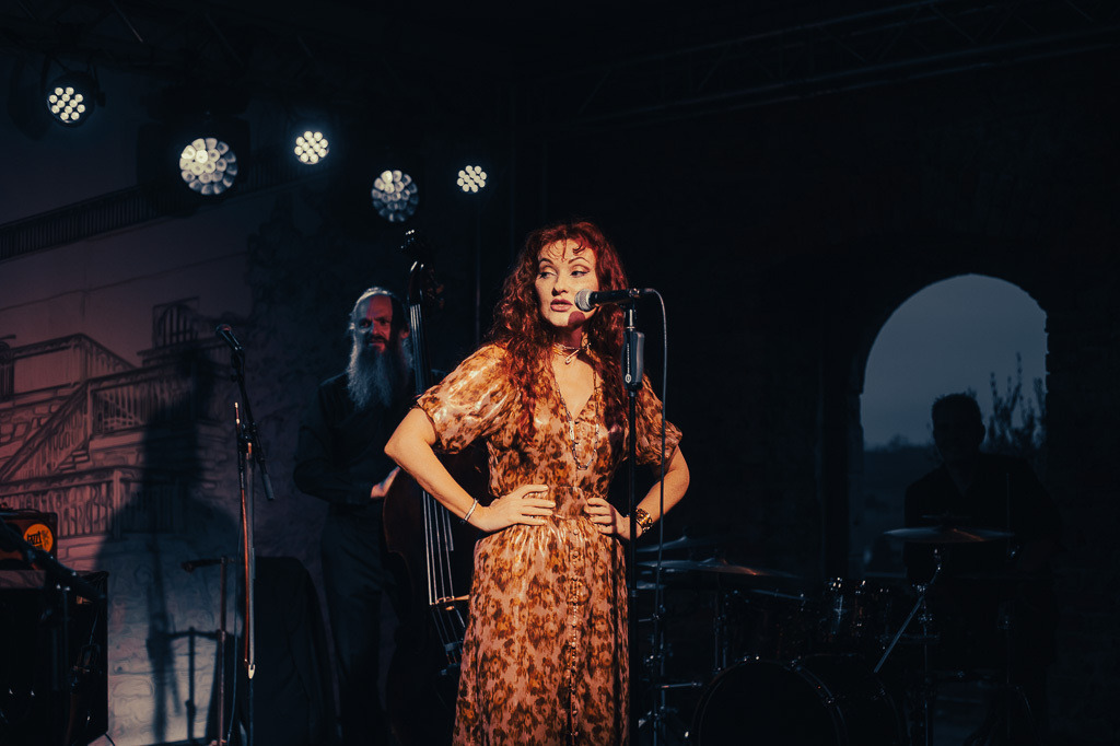 Maria Markesini Konzert | Maria Markesini meets Klazz Brothers im Forte Belvedere Leisnig zum Festival Hallo Leisnig 2022. - Realisiert mit Pictrs.com