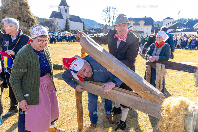 Bärentreiben in Steuerberg | Bildershop von pixelworld.at - Realisiert mit Pictrs.com
