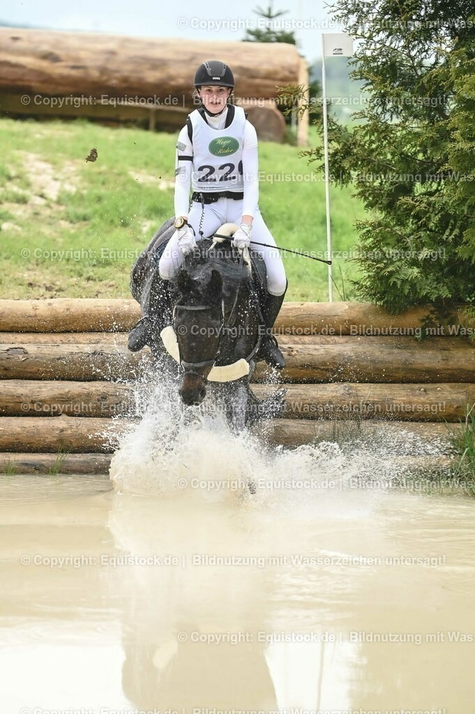 20230513_CCI2_Section2_Gelände_0259 | equistock