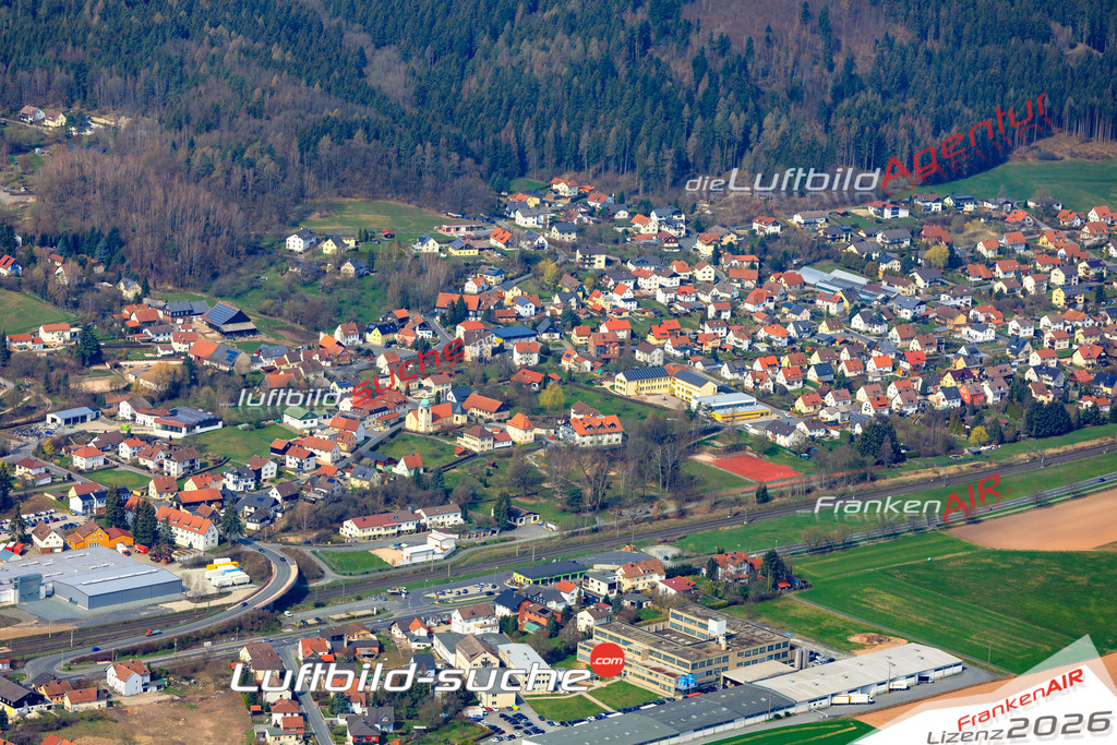 Das Luftbild der Stadt Stockheim wurde 2019 vom Flugzeug heraus erstellt (keine Drohne) Aufnahmehöhe ca.400 Meter- hohe Auflösung- beste Druck-Qualität garantiert!