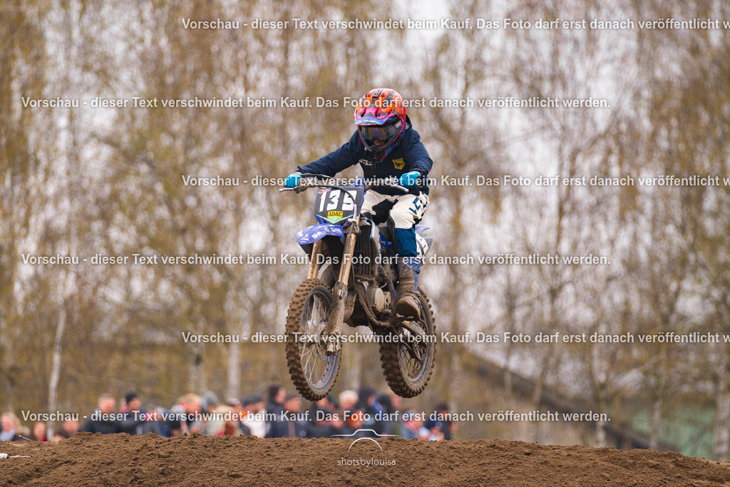 20260412_MCCBensdorf-1172 | Sportfotografin aus Berlin-Brandenburg mit Fokus auf Motocross. Ich halte deine sportliche Leistung und echte Emotionen auf und neben der Strecke professionell fest. Entdecke die Fotos von deinem Rennen und bestelle sie direkt hier im Shop.