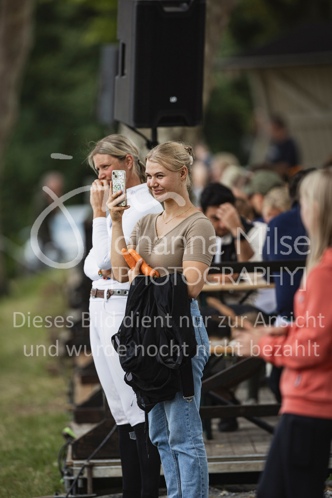 250711_BHO_A2-Spr-2-218 | Deine schönsten Turniermomente als professionelle Fotos! Entdecke hochwertige Pferdesport-Fotografie im Online-Shop. Jetzt Fotos finden & bestellen!