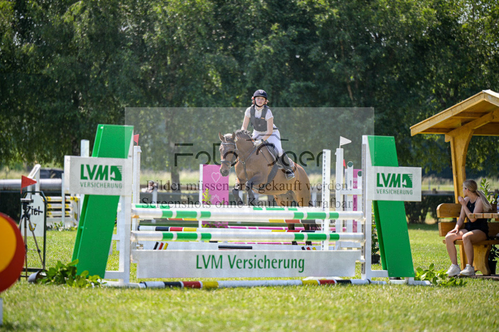 Reitturnier Voxtrup | Entdecke hochwertige Reitturnierfotos von Foto Oger. Professionell, emotional und authentisch – jetzt Lieblingsmomente im Shop bestellen. - Realisiert mit Pictrs.com