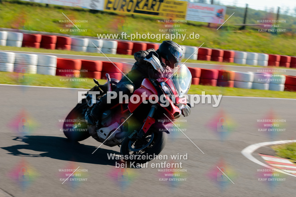 Moto-TeamOBK-21238 | Hier findet Ihr Bilder von Touristenfahrten auf der Nürburgring Nordschleife oder von anderen Veranstaltungen die ich besucht habe. Viel Spass beim Durch Schauen 