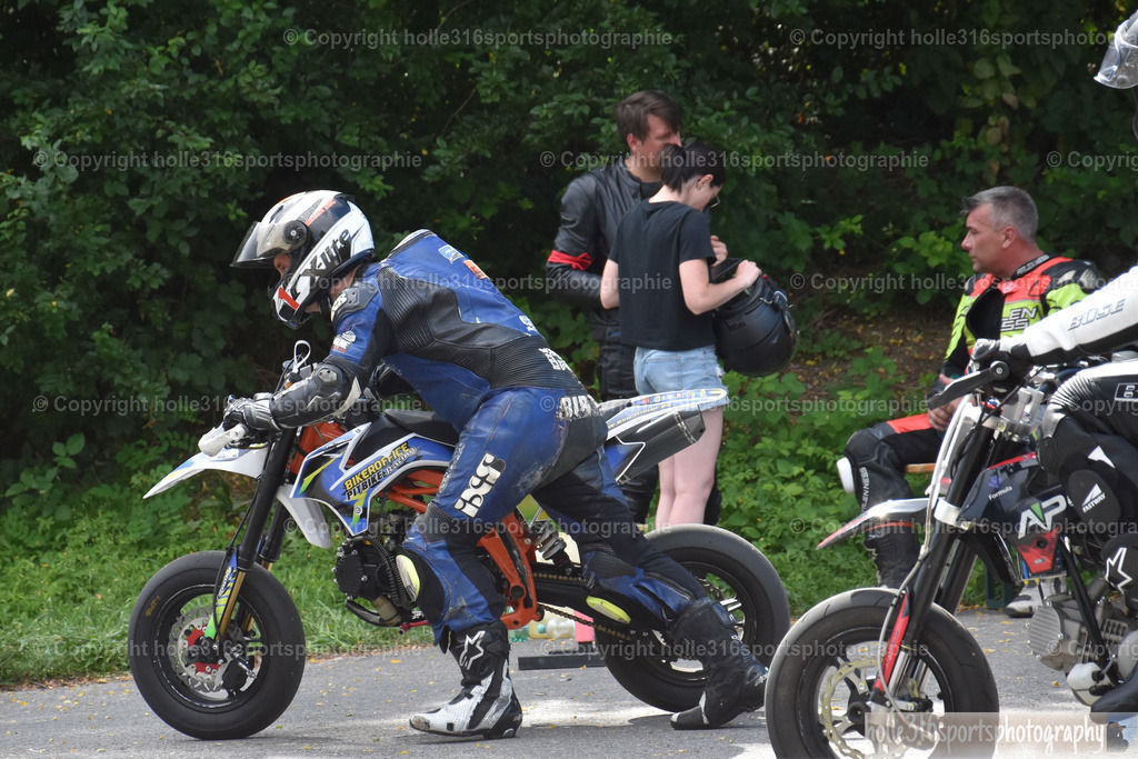 DSC_0811 | Sportfotografie , Motorsport, Motoross, Reitsport, Mointainbike, Enduro,
Landschaft , Outdoor, Eventfotografie, Landschaft, Bilder online bestellen - Realisiert mit Pictrs.com