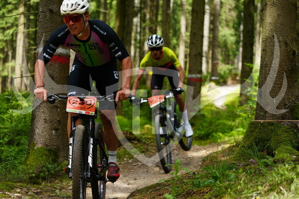 FC100254 | Fotogalerie der Treibjagd im Dunkelwald - Dein MTB Etappenrennen im Erzgebirge - Realisiert mit Pictrs.com