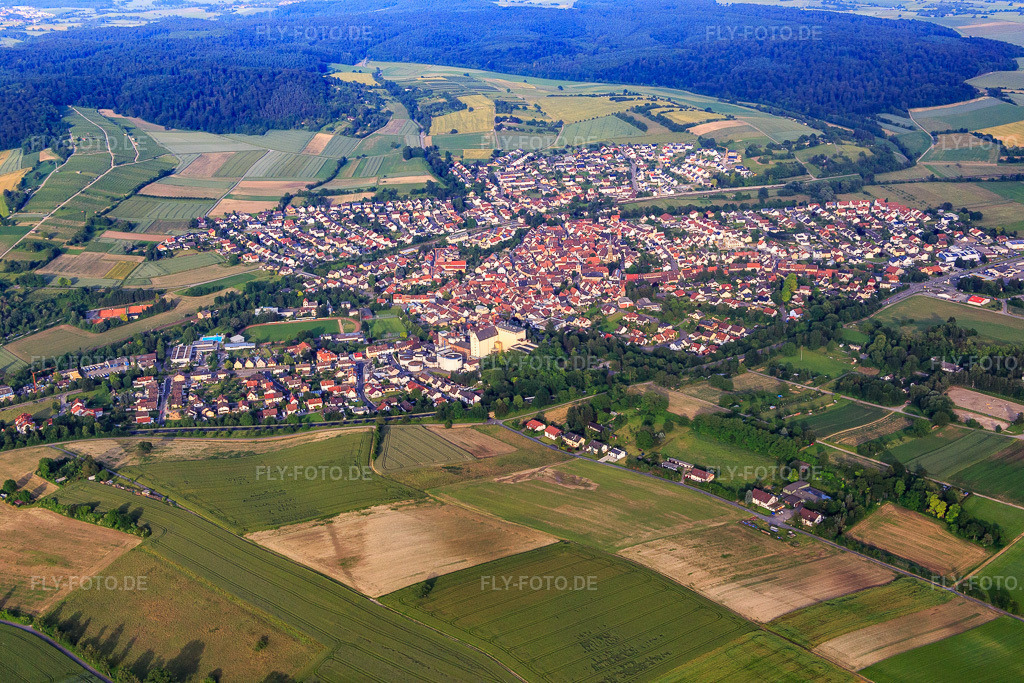 Luftbild: Ortsansicht von Nordwesten im Ortsteil Heidelsheim in Bruchsal im Bundesland Baden-Württemberg in Deutschland. Foto: IMG_089329.jpg vom 10.06.2016 durch Werner Riehm/FLY-FOTO.de