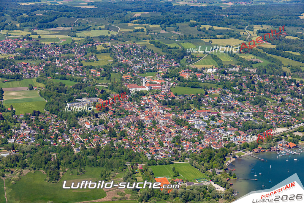Aktuelles Luftbild von  diessen-am-ammersee - Die Luftaufnahme wurde 2021 mittels UL-Flugzeug erstellt ( keine Drohne ) - hochauflösende Kamera-Systeme von  Canon -Beste Qualität - Für grossformatige Ausdrucke geeignet. Die Geschenkidee !