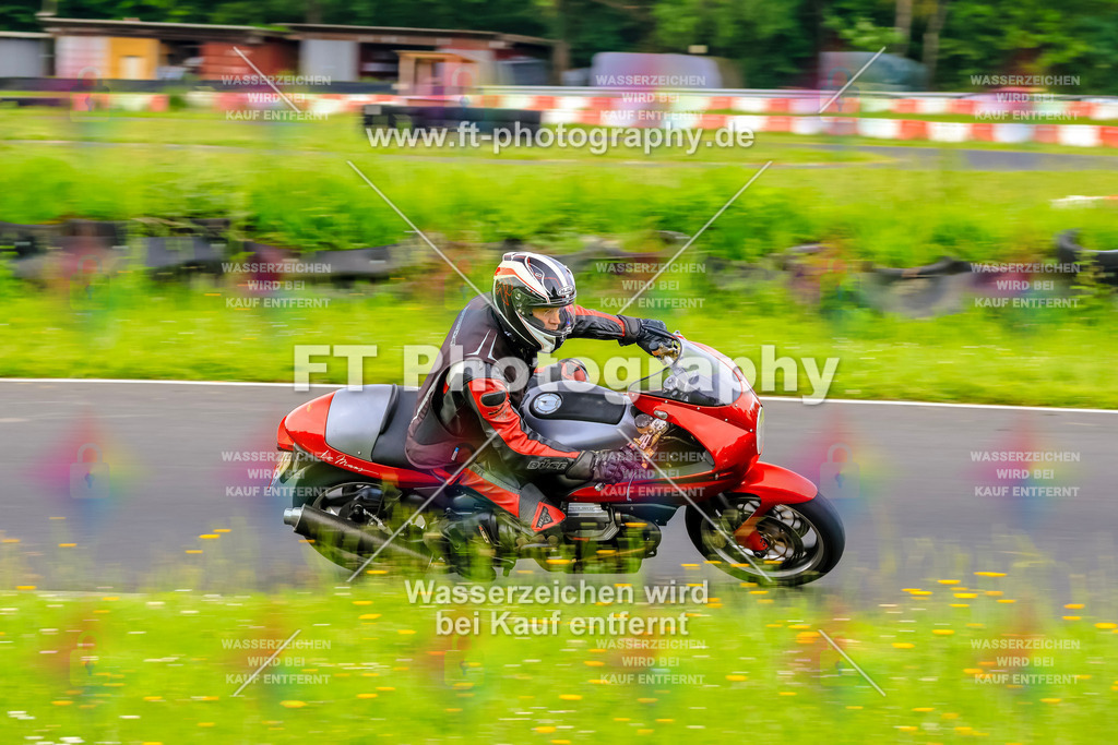 VBK-7582 | Hier findet Ihr Bilder von Touristenfahrten auf der Nürburgring Nordschleife oder von anderen Veranstaltungen die ich besucht habe. Viel Spass beim Durch Schauen 