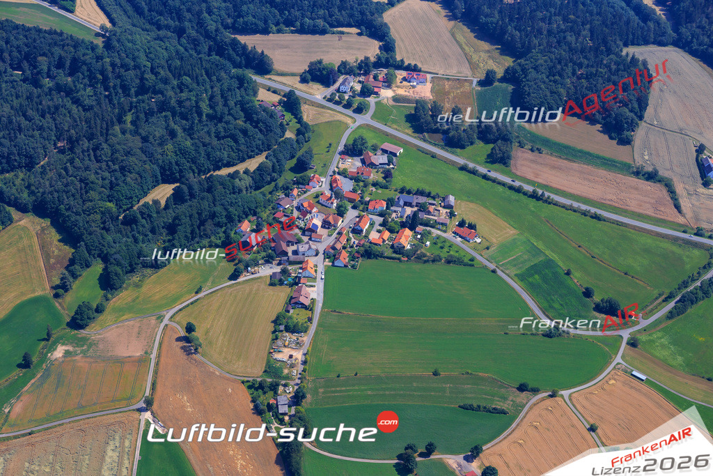 Die Luftaufnahme Hessenreuth - Pressath wurde vom UL-Flugzeug (keine Drohne) aus fotografiert.Hohe Druck- Auflösung-die Geschenkidee!