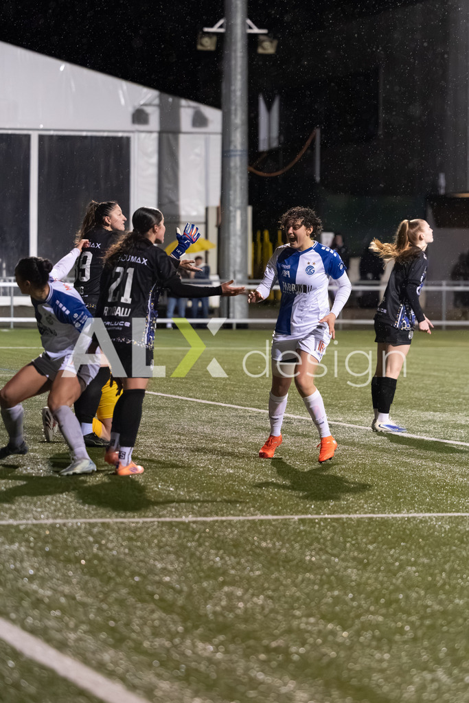Fußball I Frauen I Saison 2025-2026 I AXA Women's Super League | Women I 14. Spieltag I Grasshoppers Club Zürich - FC Luzern I 14.02.2026 | 16 Emanuela Pfister (CH) (GC Zürich) – Angriff - Abseits Tor - Realisiert mit Pictrs.com