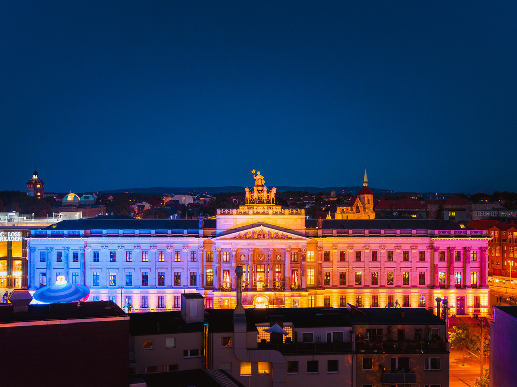 Residenzschloss | Entdecke exklusive Fotokunst aus Braunschweig: Bildband, Leinwände, Postkarten, Kalender, digitale Downloads & Bildlizenzen. Jetzt im offiziellen Beautiful Braunschweig Shop! - Realisiert mit Pictrs.com