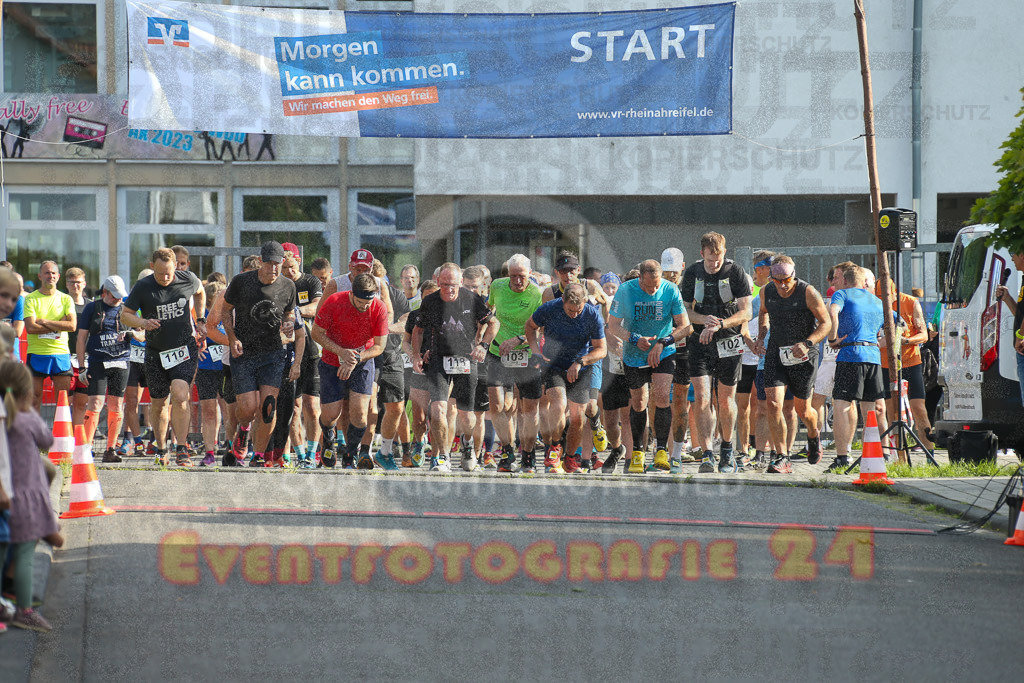 230804_1804_EX1_3633 | Sportfotografie im Rhein-Sieg Kreis, Köln, Bonn, NRW, Rheinland Pfalz, Hessen, etc. Unser Tätigkeitsfeld umfasst den Laufsport vom Volkslauf über den Marathon, Duathlon, Triathon bis zum Ultralauf wie Kölnpfad Ultra oder Schindertrail.