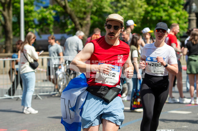 20250427-NSZ_3570 | DEU, Düsseldorf, 27.04.2025 Uniper Düsseldorf Marathon 2025 - Realisiert mit Pictrs.com