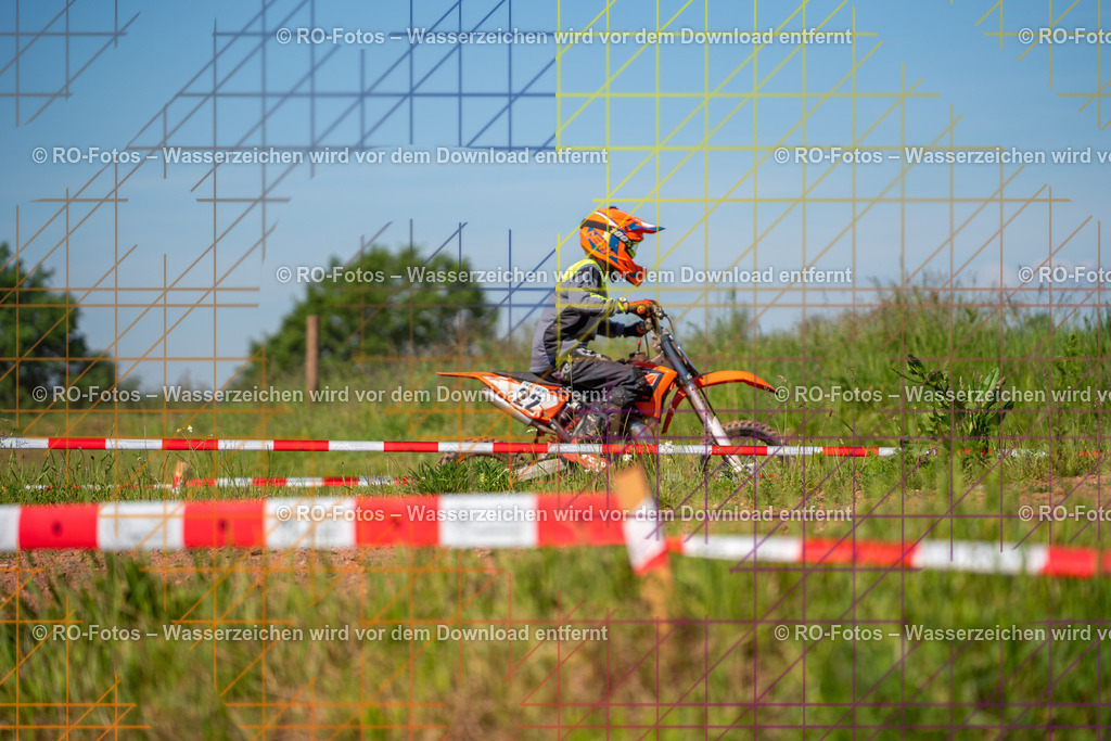 Wolfshausen 1 Lauf -876 | Sportfotografie von RO-Fotos: Motorsport, Motocross, Enduro, Laufveranstaltungen und Triathlon. Professionelle Fotos von Sportlern und Events. - Realisiert mit Pictrs.com