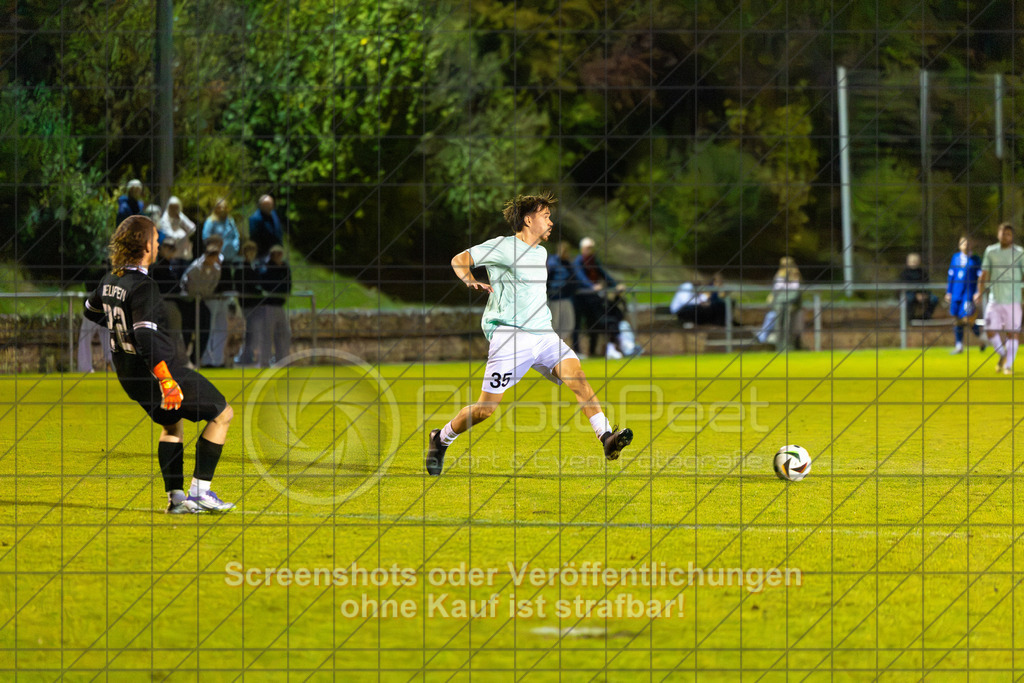 20261015_204746_0254_(c)_by_PhotoPeet | #,TSG Salach (türkis) vs. VfB Neuffen (blau), Fußball, Bezirksliga - Bezirk Neckar/Fils, 08. Spieltag, Saison 2026/2027, Rasensportplatz, Staufenecker Straße, 73084 Salach, 15.10.2026 - 19:30 Uhr,Foto: PhotoPeet / Sport- &amp; Eventfotografie / Peter Harich