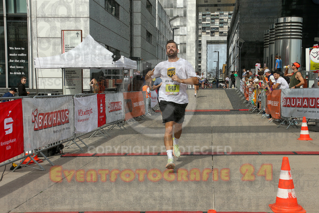 250920_1327_EX1_4747 | Sportfotografie im Rhein-Sieg Kreis, Köln, Bonn, NRW, Rheinland Pfalz, Hessen, etc. Unser Tätigkeitsfeld umfasst den Laufsport vom Volkslauf über den Marathon, Duathlon, Triathon bis zum Ultralauf wie Kölnpfad Ultra oder Schindertrail.