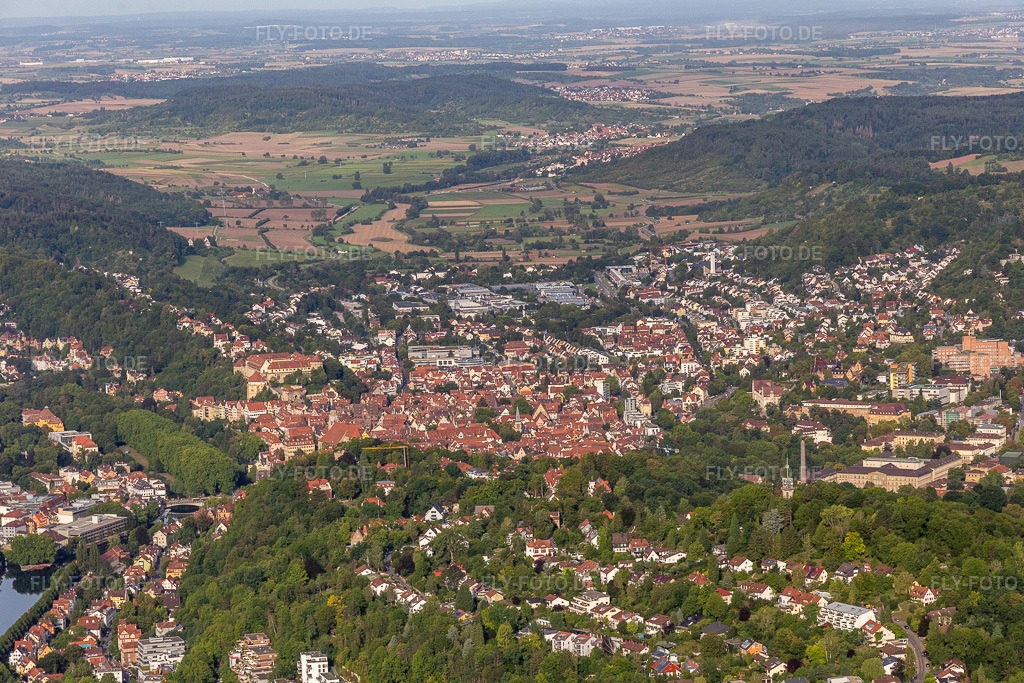 Luftbild: Altstadt im Ortsteil Universität in Tübingen im Bundesland Baden-Württemberg in Deutschland. Foto: IMG_008598.jpg vom 27.08.2020 durch Werner Riehm/FLY-FOTO.de