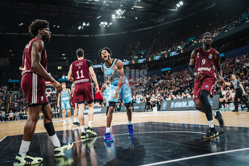 Basketball | Männer | Saison 2023/2024 | easyCredit Basketball Bundesliga | Veolia Towers Hamburg vs. FC Bayern München | 26.03.2024 | Aljami Durham (#42, Veolia Towers Hamburg) jubelt mit viel Emotionen