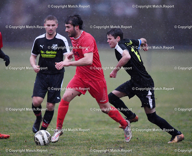 ulm | Fussball Kreisliga B 1  2018/2019   09.12.2018SV Fischingen - FC HorbYasin Erdem (Mitte, FC H) gegen Sven Neidinger (re, SV F)FOTO: ULMER PressebildagenturxxNOxMODELxRELEASExx
