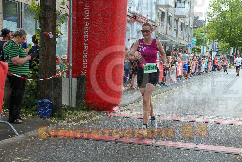 220625_1657_EX1_5567 | Sportfotografie im Rhein-Sieg Kreis, Köln, Bonn, NRW, Rheinland Pfalz, Hessen, etc. Unser Tätigkeitsfeld umfasst den Laufsport vom Volkslauf über den Marathon, Duathlon, Triathon bis zum Ultralauf wie Kölnpfad Ultra oder Schindertrail.